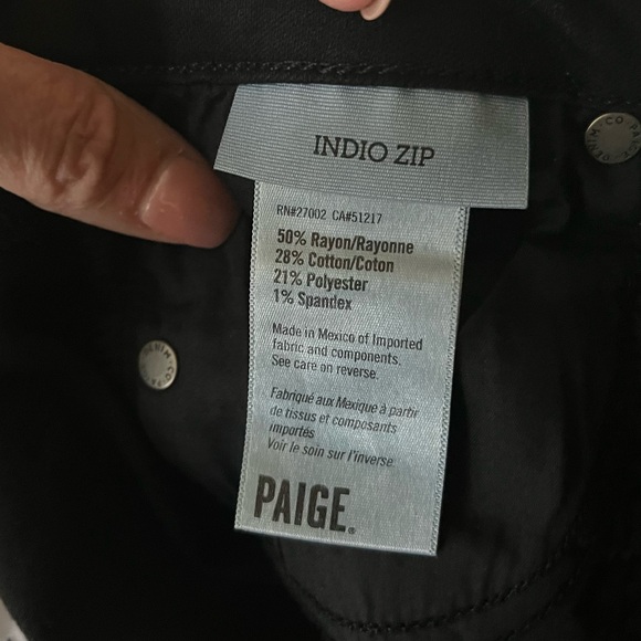 Like New Paige Indio Zip Black Jeans size 26 - Picture 6 of 6
